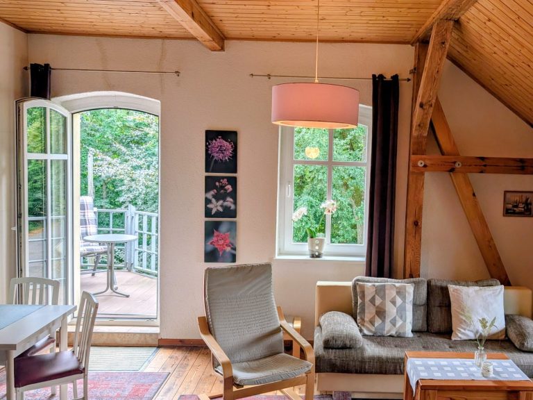 Romatische FeWo - Blick zum Balkon Romatische FeWo - Blick zum Balkon