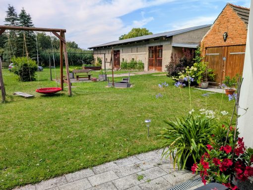 Gutshof von der Terrasse aus