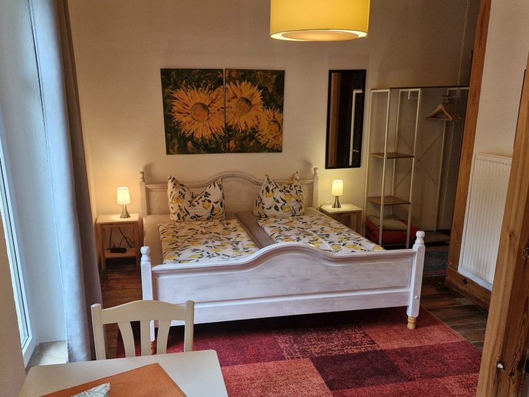 Sonnen-FeWo - Bett Sonnen-FeWo - Bett
