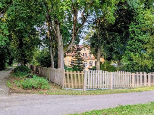 Nordseite des Gutshauses von Außen Nordseite des Gutshauses von Außen